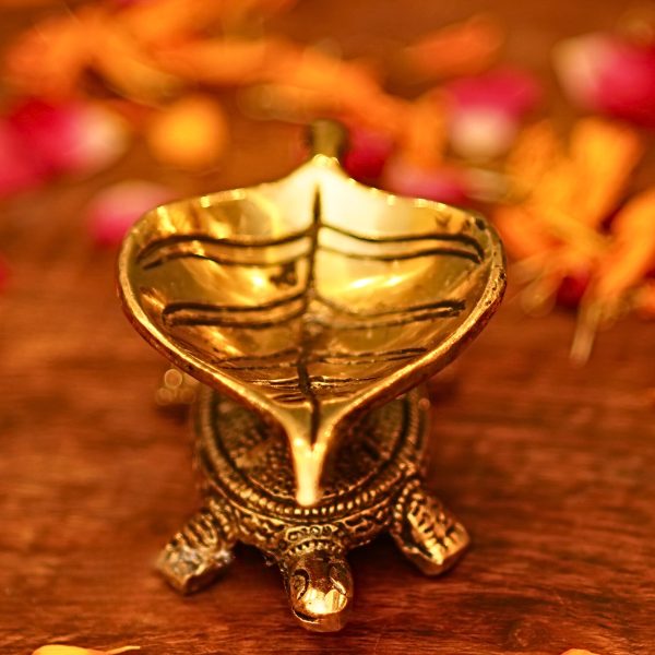 Leafy Diya over Turtle